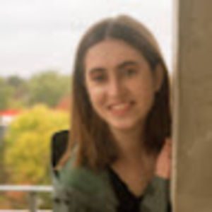 Meet your Posher, Julia